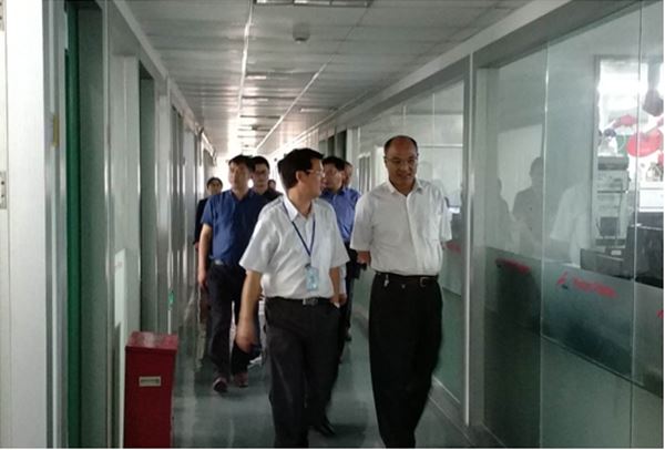熱烈歡迎省臺辦副主任王魯寧蒞臨慧聚藥業(yè)參觀指導(dǎo)